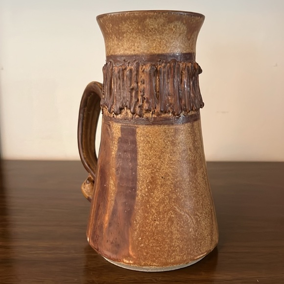 Vintage handmade pottery pitcher signed - Picture 5 of 10